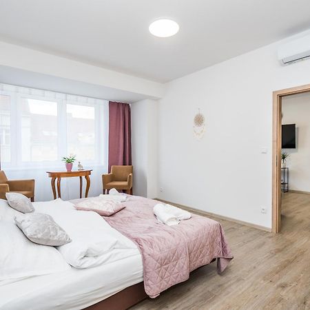 Apartamento Perla Hradce 202 Hradec Králové Exterior foto
